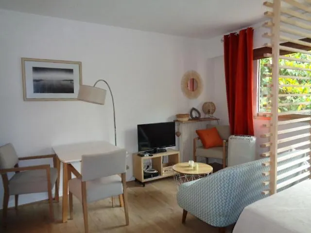 Sun Beach Juan-les-Pins Apartment