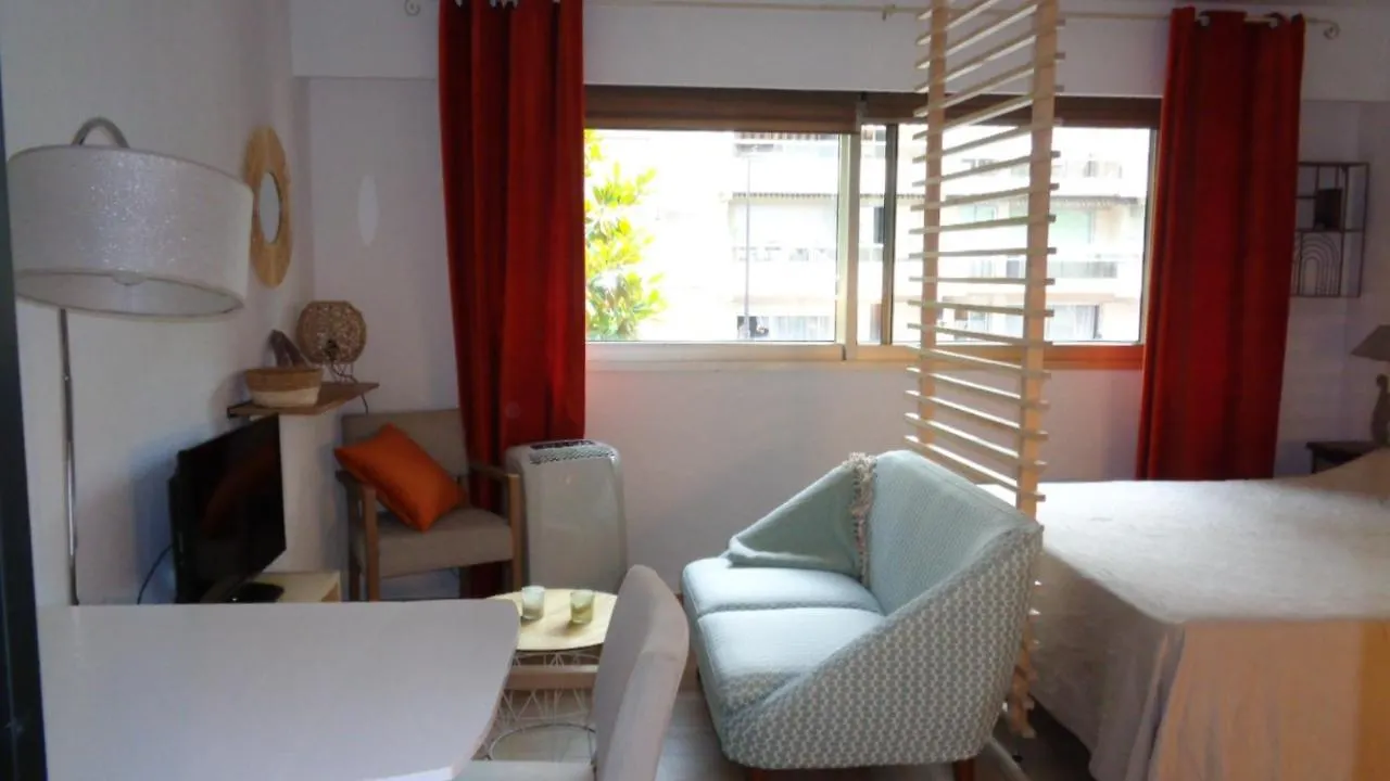 Sun Beach Juan-les-Pins 0*,  France